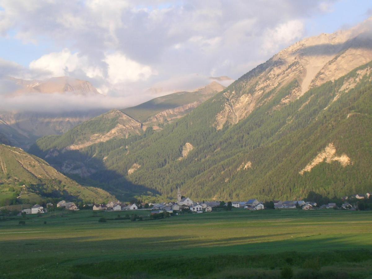 Hotel Restaurant Le Chamois Ancelle Zewnętrze zdjęcie